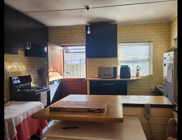 1 BEDROOM PROPERTY TO RENT IN GRASSY PARK